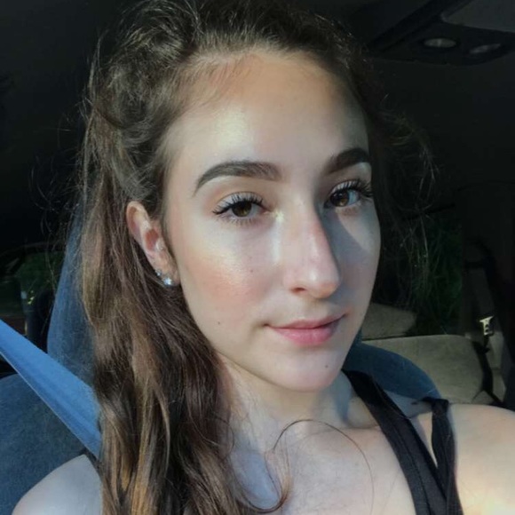 Meet your Posher, Steph - Picture 6 of 6